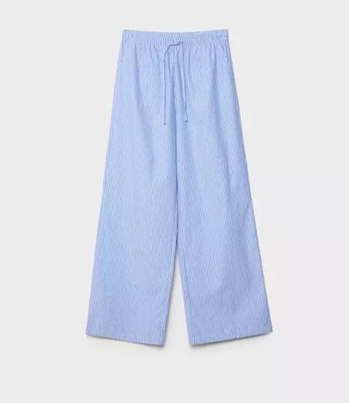 El pantalón de pijama de Stradivarius: tu comodidad y estilo asegurados todo el año ¡No te lo vas a querer quitar! 6 Moncloa Pantalones de popelín de Stradivarius: la prenda versátil que necesitas este verano
