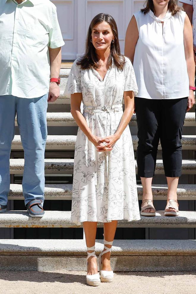 La reina Letizia con vestido nuevo arty de Hugo Boss