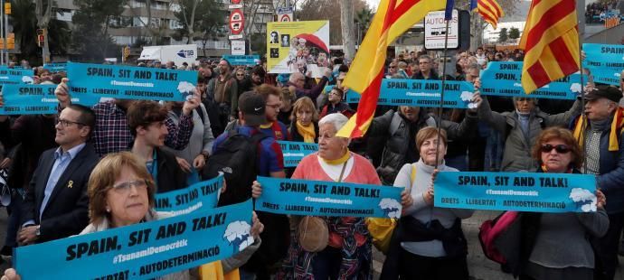 Protesta de Tsunami entorn el Camp Nou