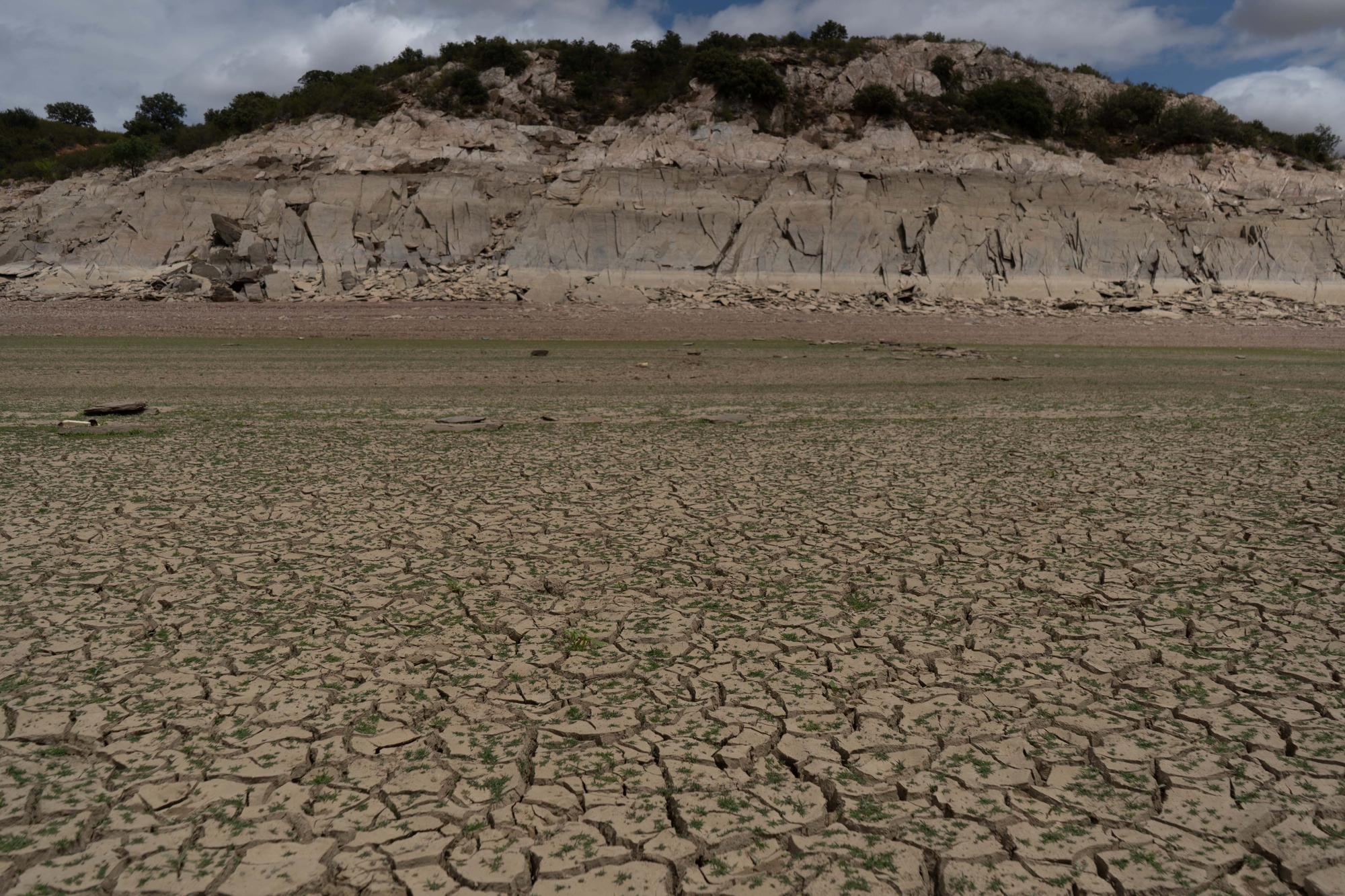 GALERÍA | El “brutal vaciado del embalse de Ricobayo”, en imágenes.