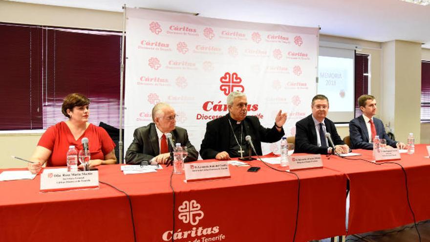 La mesa presidencial durante la presentación de la Memoria de Cáritas Diocesana 2018 en el Seminario de La Laguna.