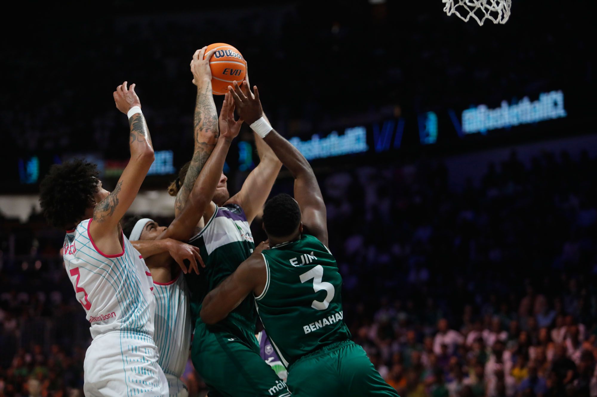 El Unicaja - Telekom Bonn, semifinal de la BCL, en imágenes