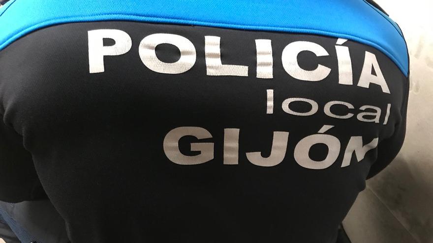 Arrestan a un gijonés ebrio que agredió a los policías que le auxiliaron