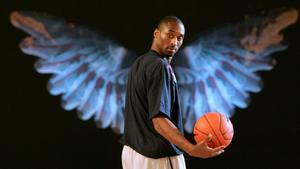 FILE PHOTO: Kobe Bryant of the NBA’s Los Angeles Lakers attends a gathering with his fans in Shanghai during his Supernatural Asia Tour 2007 September 8, 2007. REUTERS/Aly Song/File Photo