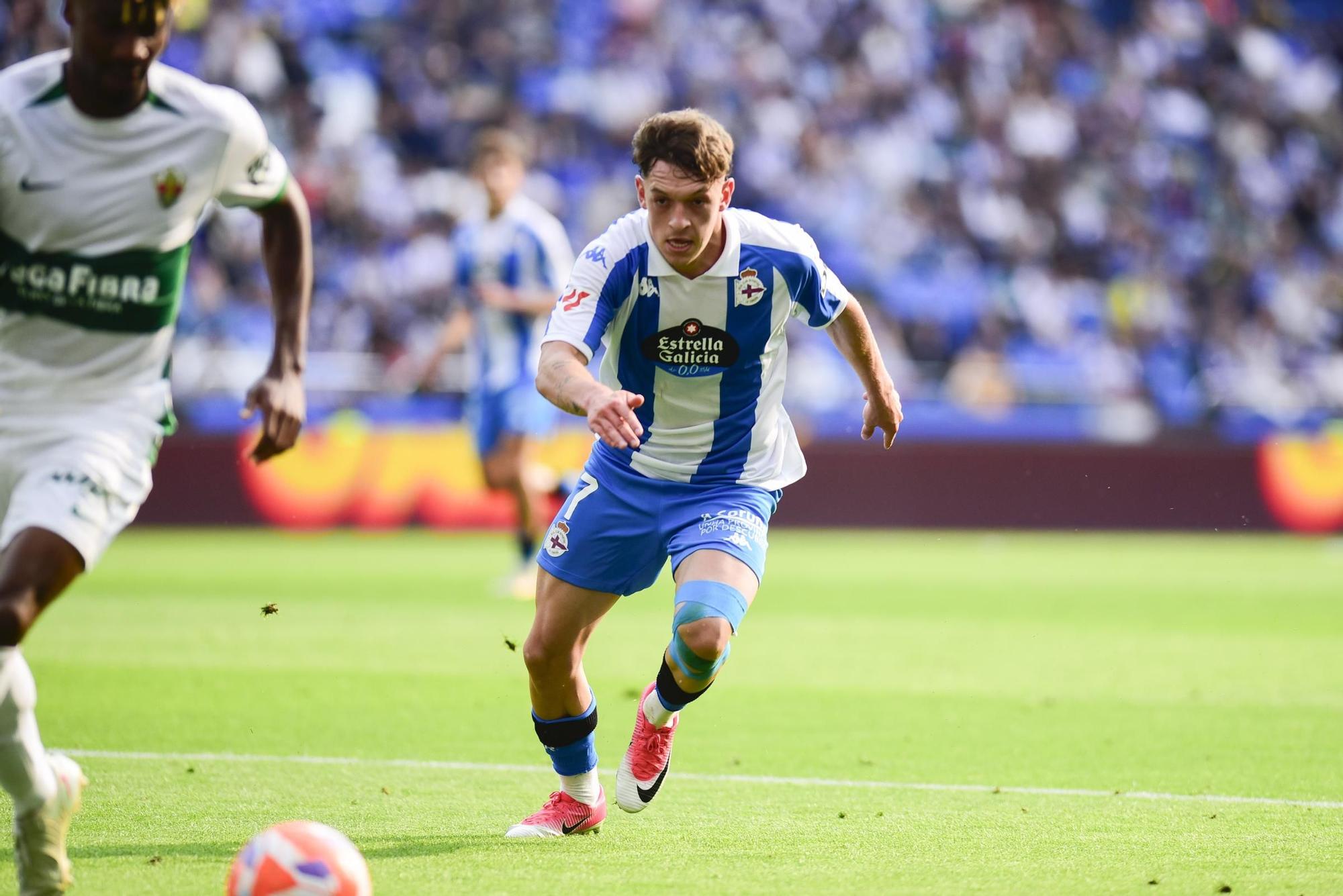 El Dépor cae goleado (0-4) por el Elche para cerrar la temporada 2025-25 en Riazor