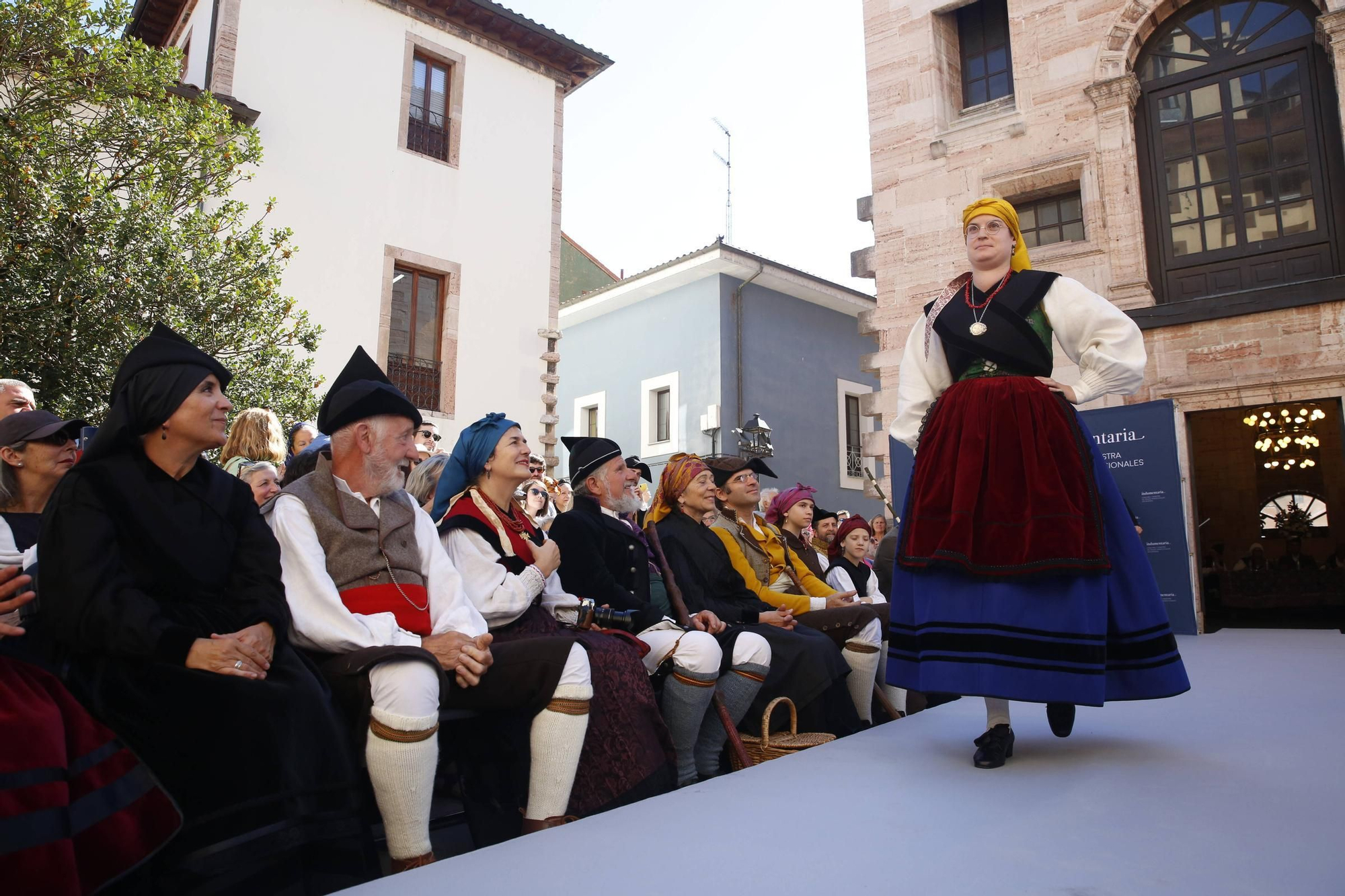 En imágenes: así ha sido el Día'l Traxe'l País en Grado