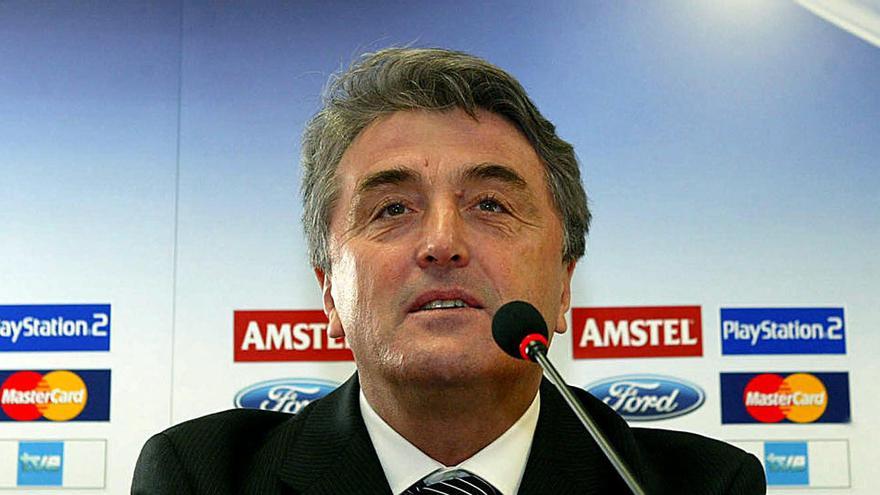 El serbio Radomir Antic, extÃ©cnico del AtlÃ©tico de Madrid que ganÃ³ el doblete (liga y Copa) en 1996.