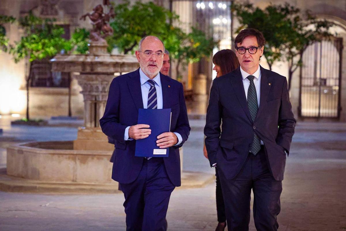 El conseller Jaume Duch y el president Salvador Illa en la presentación del plan Asia.