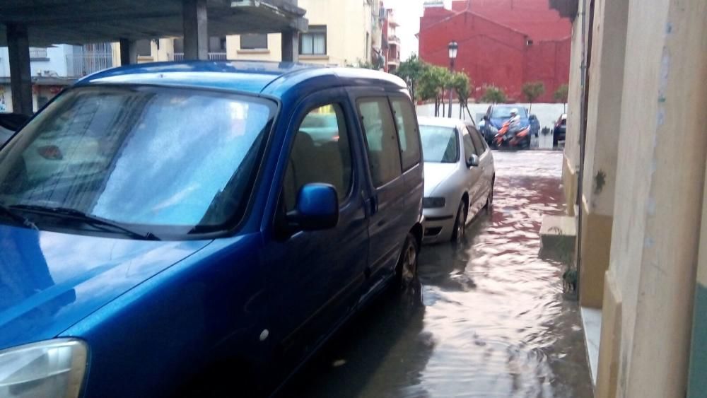 Una tromba de agua inunda Valencia