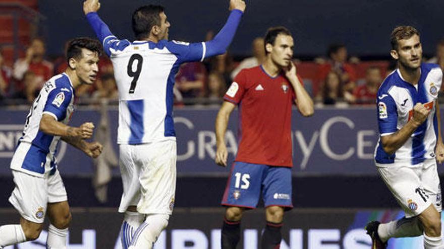 Leo Baptistao, del Espanyol, hizo el primer gol del partido.