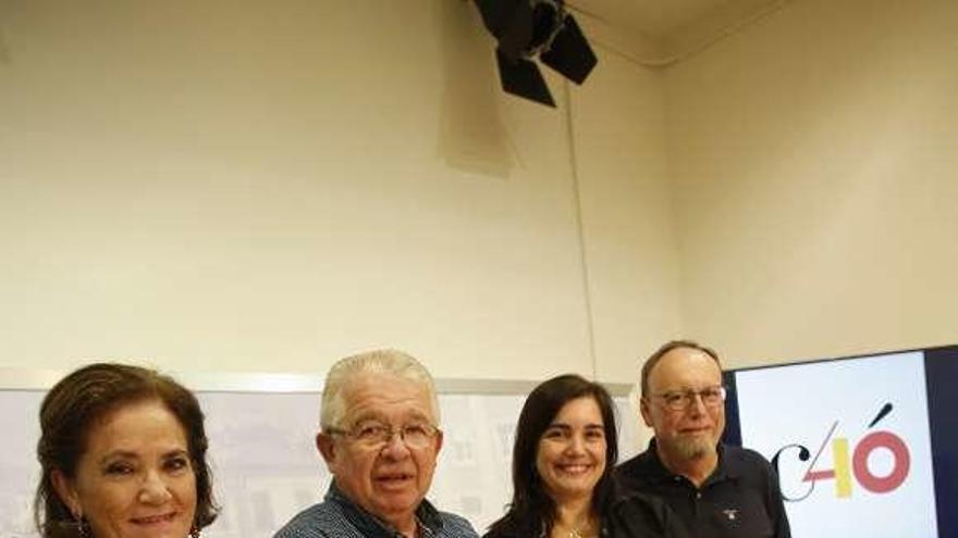 Marta E. Díaz, Armando Arias, Yolanda Alonso y Casto F. Ovies, ayer.