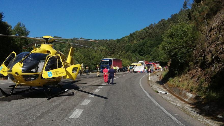 Muere un motorista de 22 años tras un choque con un camión en Pantón