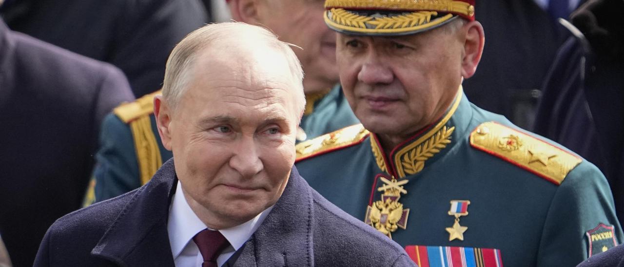 Putin renueva a sus hombres de confianza para mantener la ofensiva rusa en Ucrania