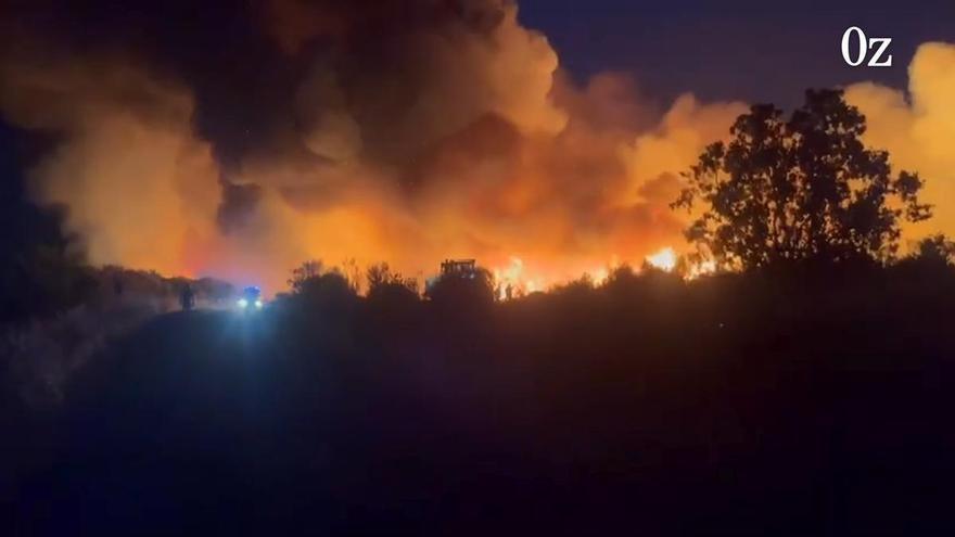 La cabeza del fuego del incendio de Rábano de Aliste, avanzaba en la madruagda en dirección a Tola