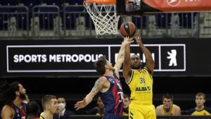 El resumen de la victoria del ALBA Berlín sobre el Baskonia (95-91)