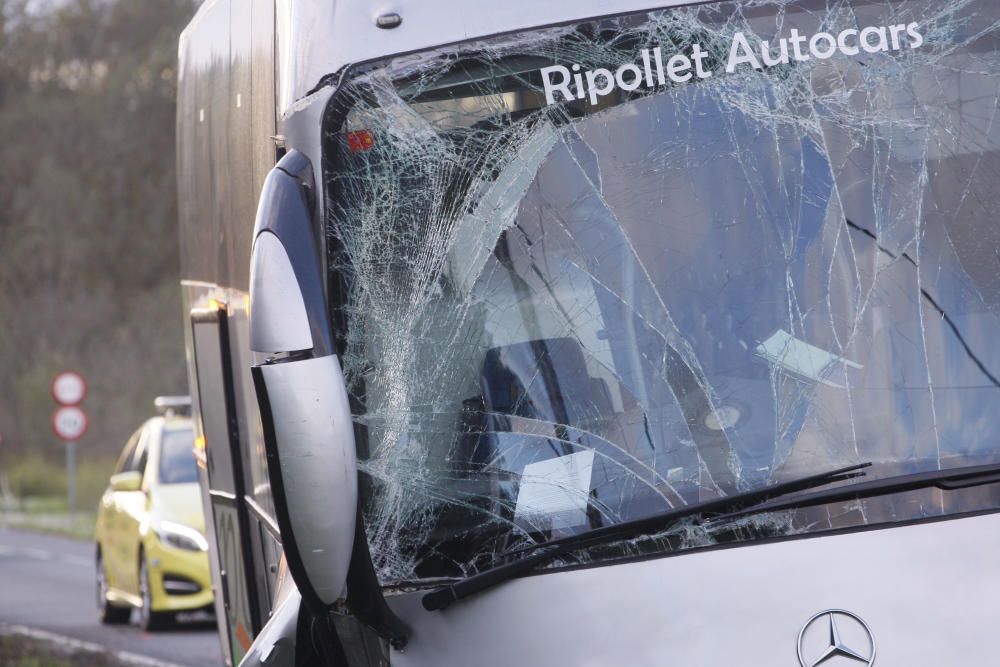 Onze escolars de sisè de primària han resultat ferits en l''accident