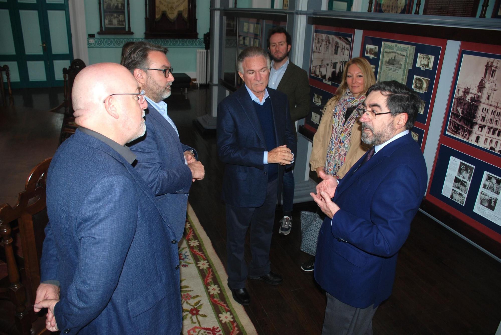 Visita de Dionisio Gutiérrez al Archivo de Indianos