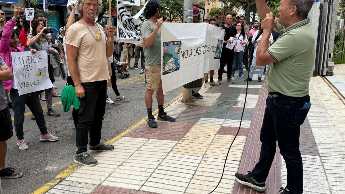 Los caravanistas anuncian un plante frente al Consell a partir del 1 de mayo