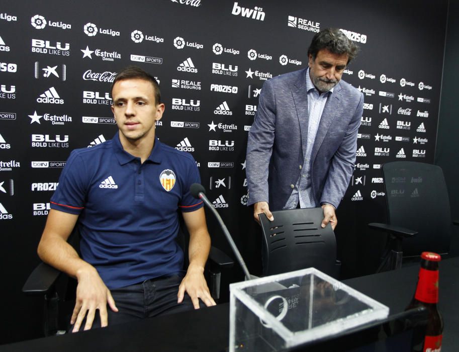 El Valencia CF presenta a Maksimovic