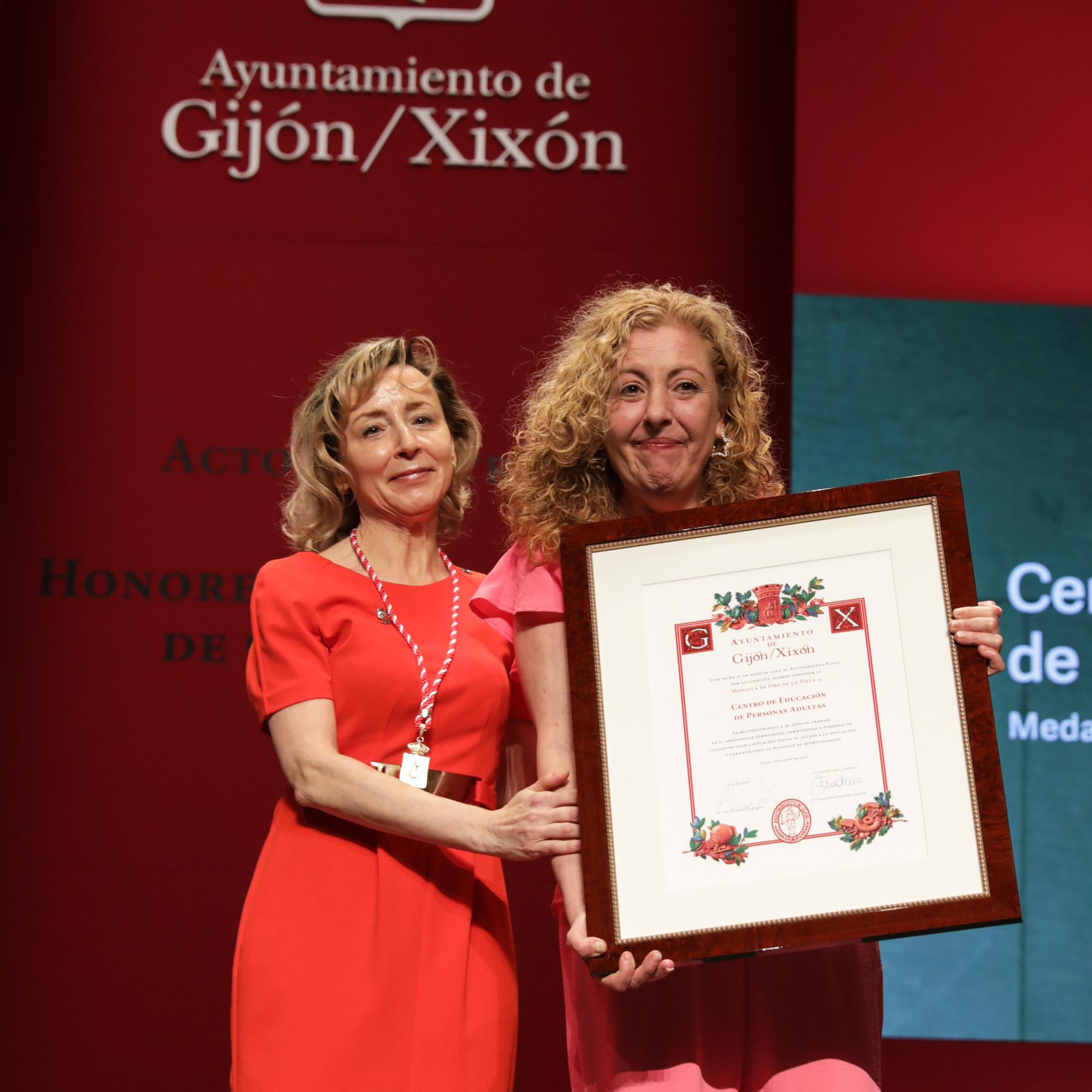 En imágenes: Gijón entrega sus honores y distinciones por el día de San Pedro