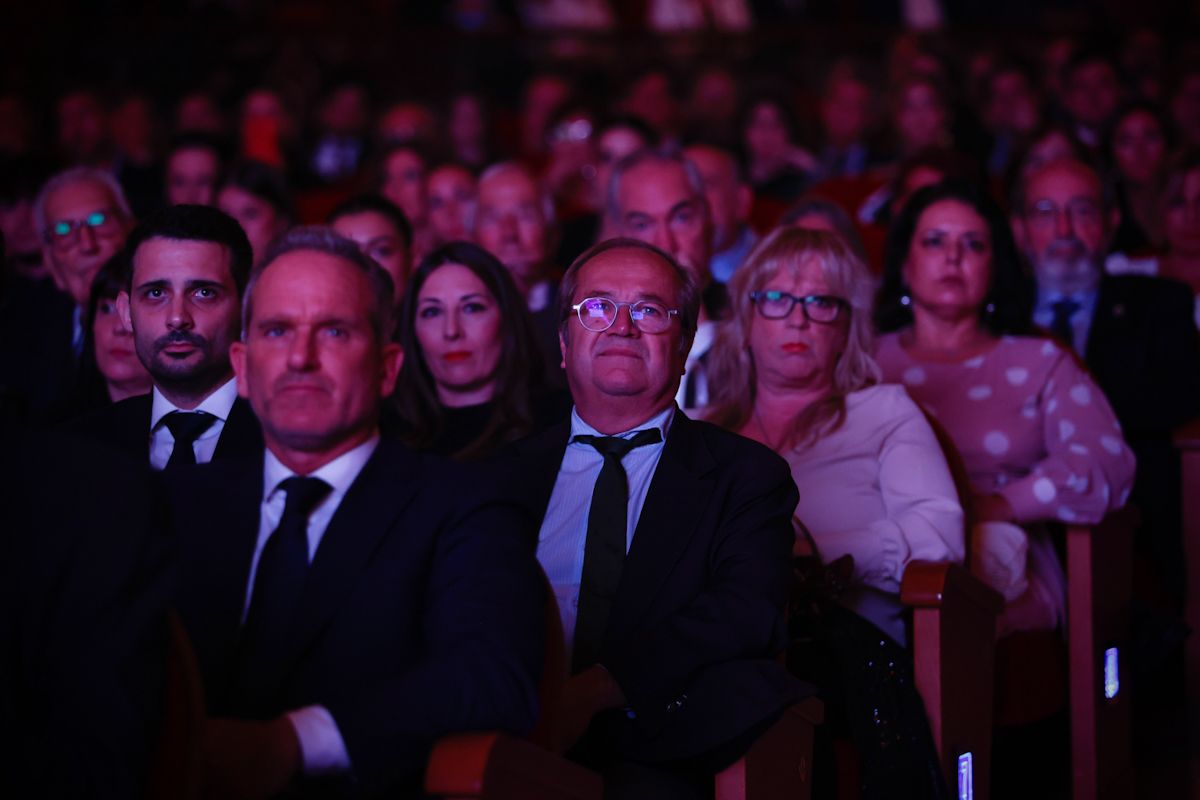 El Ayuntamiento entrega sus Medallas de la Ciudad