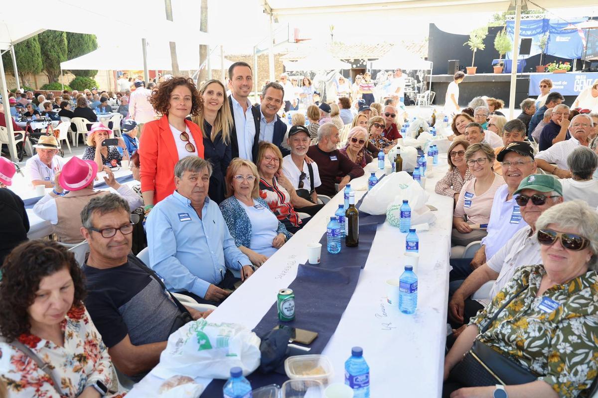 La Fira de la Gent Gran reúne en Porreres a  más de 4.000 personas