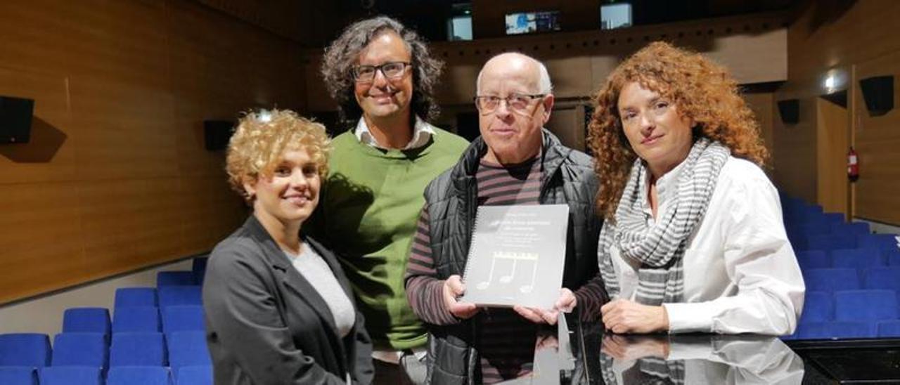 Por la izquierda, Beatriz Díaz, Mario Bernardo,  Vicente J. Sánchez García  y Eliana Sánchez