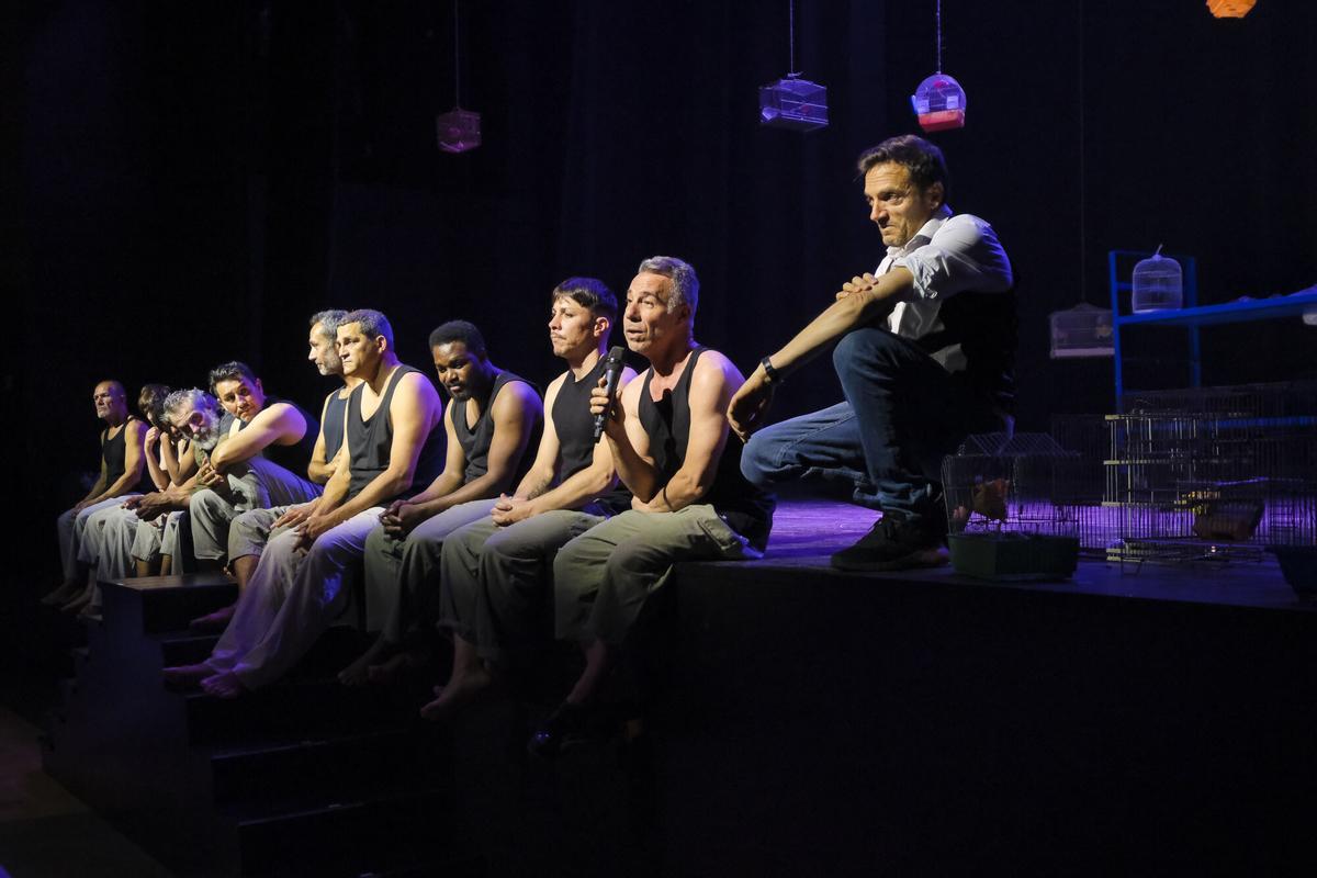 Obra de teatro en el Centro Cultural Guayres