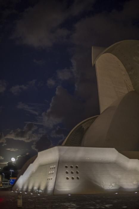 14/11/2016 FENÓMENOS ASTRONÓMICOS  super luna desde el auditorio de santa cruz de tenerife.JOSE LUIS GONZALEZ