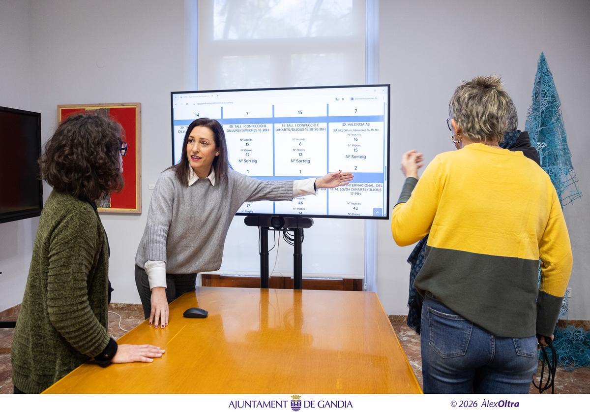 La concejala de Educación, en el sorteo de plazas de la UPG