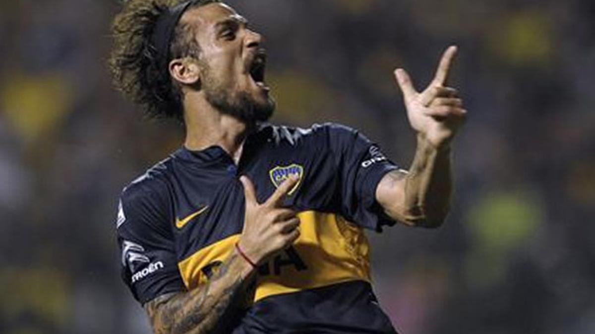 Osvaldo ya golea con la camiseta de Boca Juniors