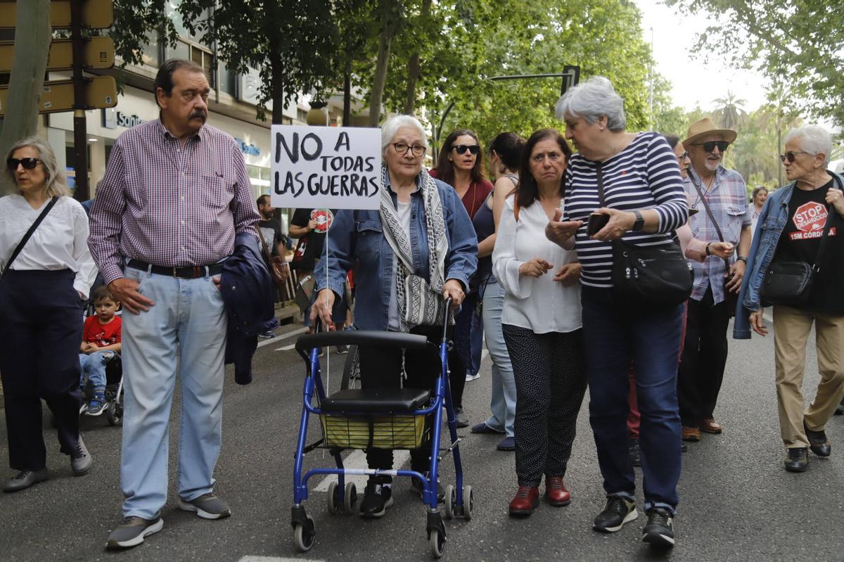 Una manifestación dice ‘No a la guerra’ en las calles de Córdoba