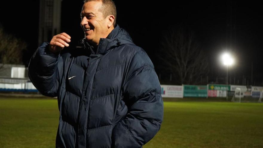 Miguel Ángel Álvarez Tomé dirigió ayer el primer entrenamiento con el CD Villaralbo. | José Luis Fernández