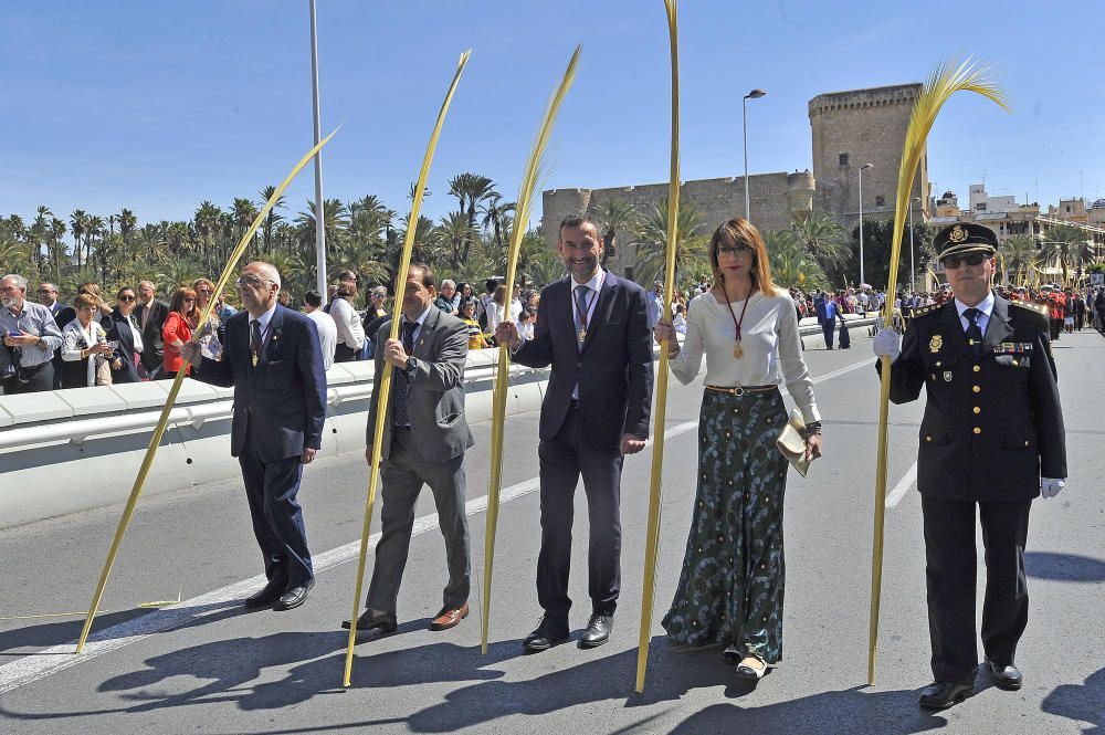 El calor es el gran protagonista en la procesión del Domingo de Ramos en Elche