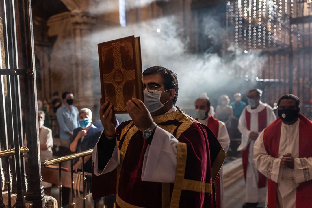 Misa en la catedral en memoria de las victimas del coronavirus