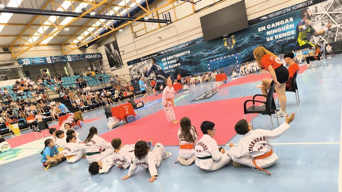 Una edicion anterior del Trofeo Vila de Cangas de Taekwondo.