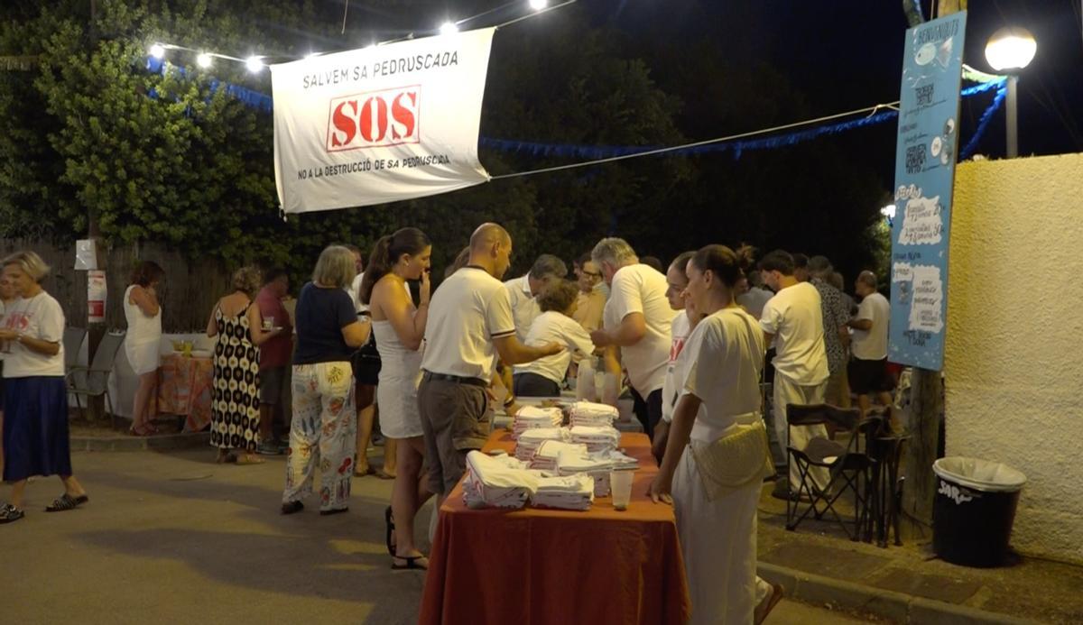 Un momento del 'sopar a la fresca' reivindicativo.