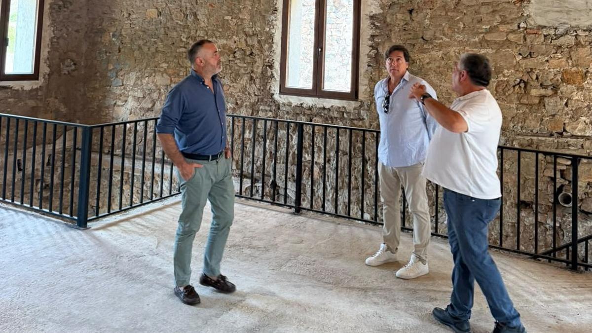 El vicepresidente segundo Jose Luis Diez visita Alcudia de Veo, el lunes.