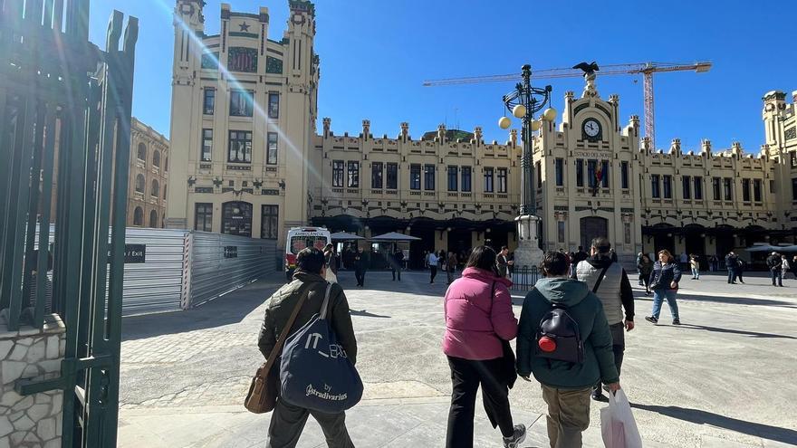 Fallas: FGV abre la salida de la Estación del Norte a la calle Alicante y despeja el entorno de la Plaza de Toros