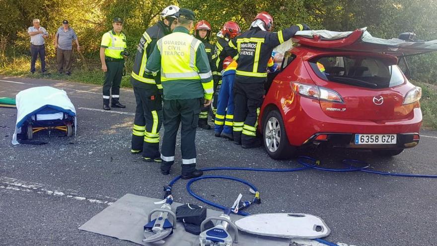 Efectivos en el lugar del accidente.