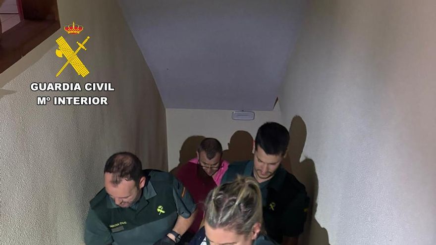Agentes de la Guardia Civil auxilian a 14 personas mayores durante un apagón en una residencia de Segovia