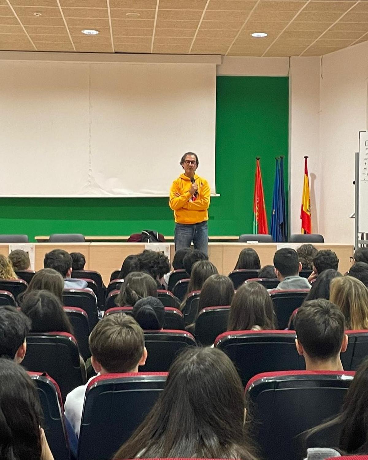 Alberto Coto durante la charla.