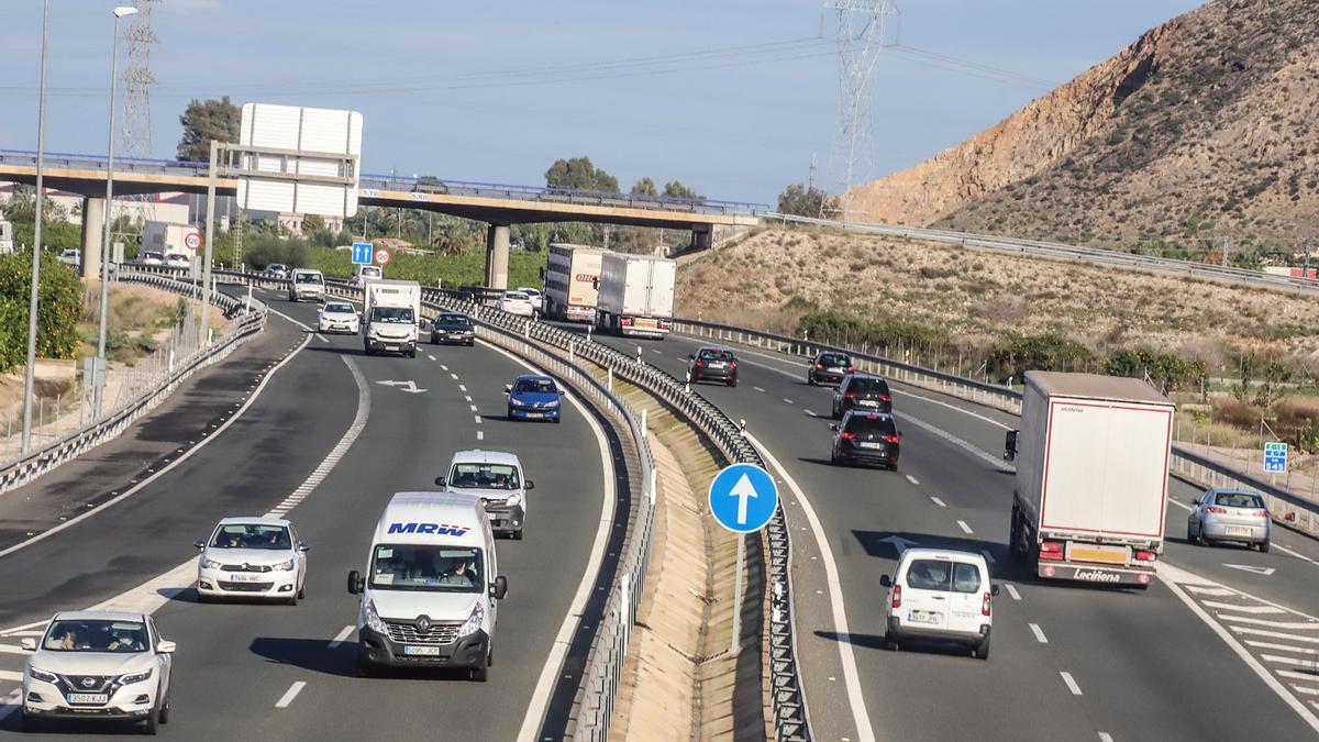 La autovía entre Alicante y Murcia es una de las que mayor tráfico soporta en España