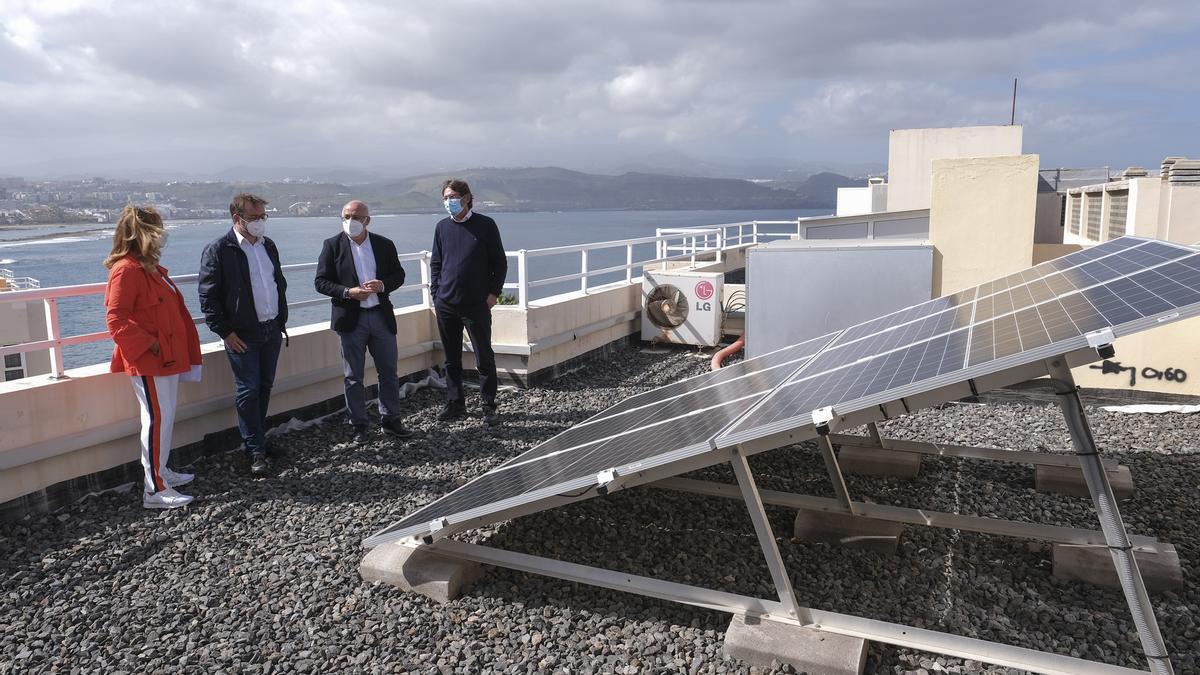Ayudas de 400.000 euros para instalar placas solares y contribuir a la “revolución de las azoteas” de Gran Canaria