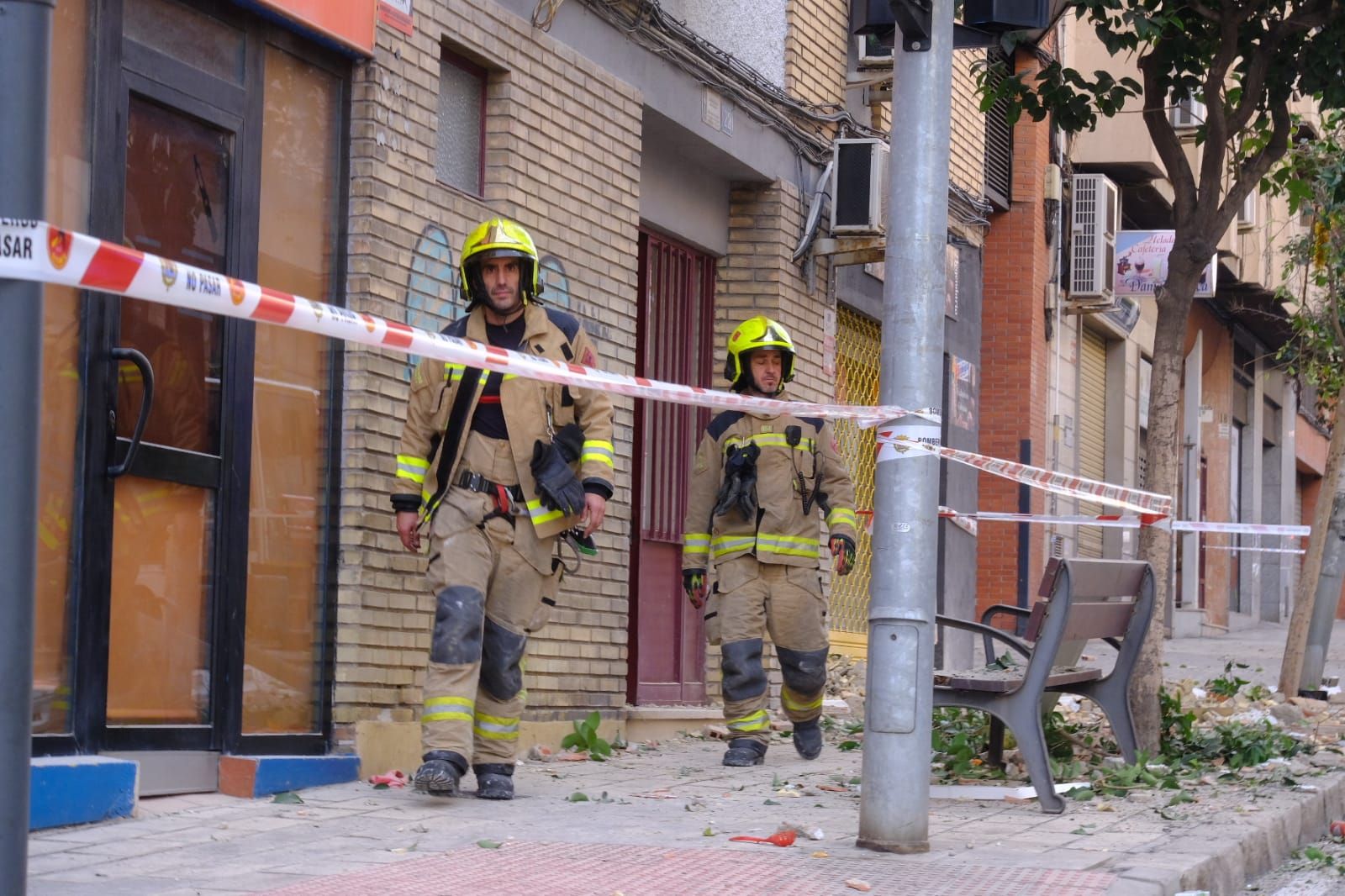 Una bombona de butano explota en un quinto piso de la avenida Conde Lumiares