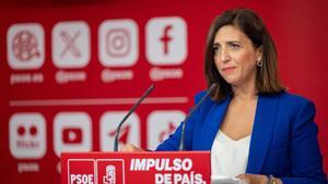 La portavoz del PSOE, Esther Peña, en una rueda de prensa en la sede nacional del partido en la calle Ferraz.