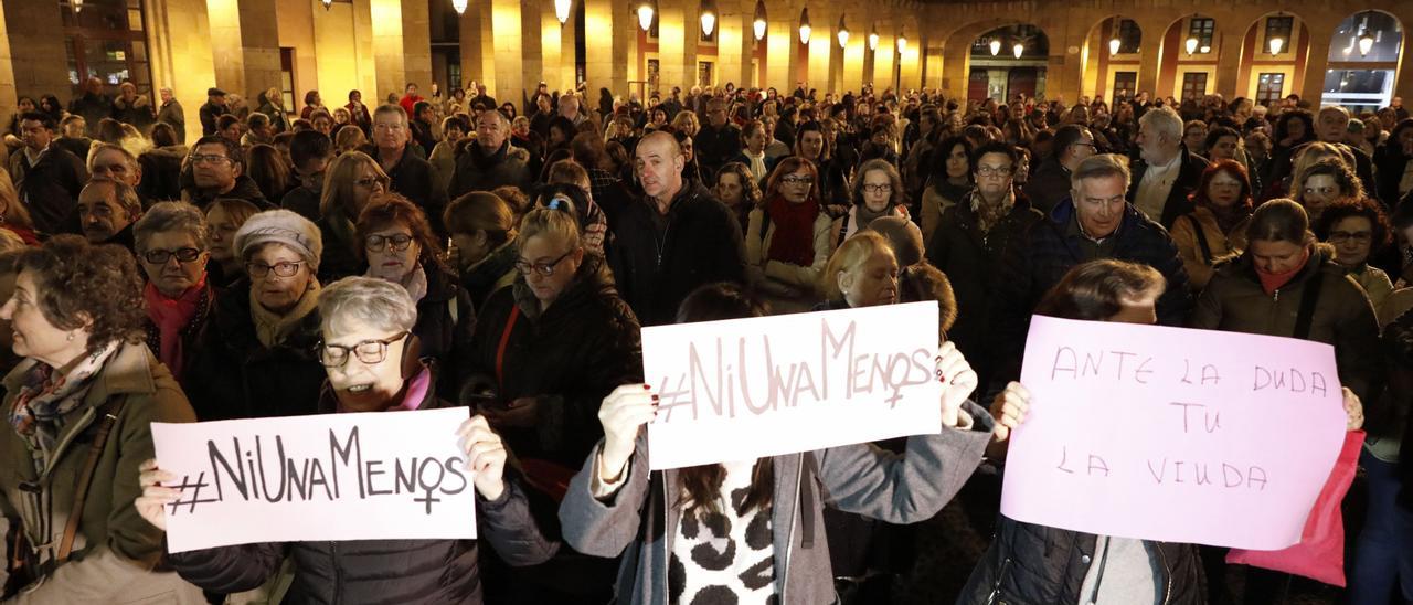 Manifestación contra la violencia machista en Gijón