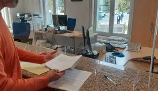 Vecinos de Portas entregan más de 600 firmas contra el proyecto de taller pirotécnico en Lantaño
