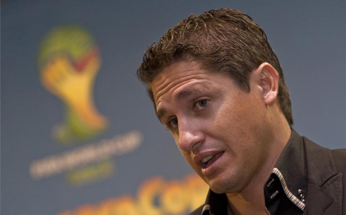 Edmilson vaticina que el futuro de Neymar no está en Barcelona