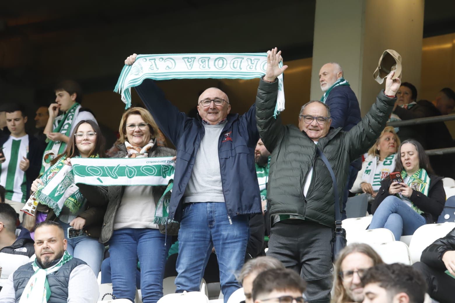 Córdoba CF-Racing de Santander | Las imágenes de la afición blanquiverde en El Arcángel